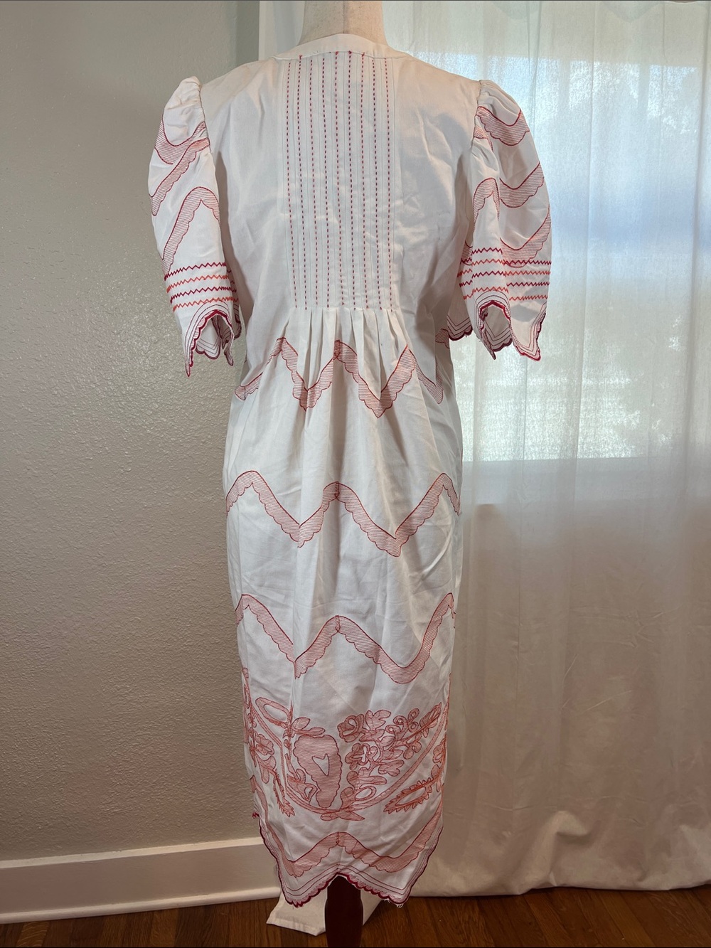 Hyacinth House White Midi Dress with Red Embroidered Detail. Size S. NWOT - Picture 3 of 10
